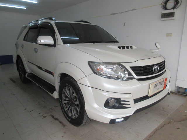 2014 TOYOTA FORTUNER TRD 4WD