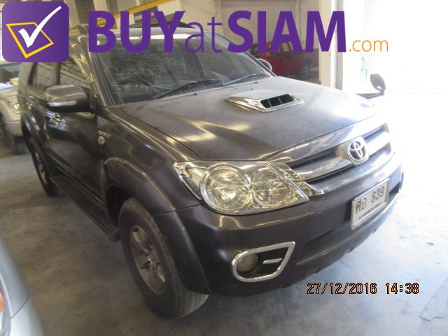 2005 TOYOTA FORTUNER 