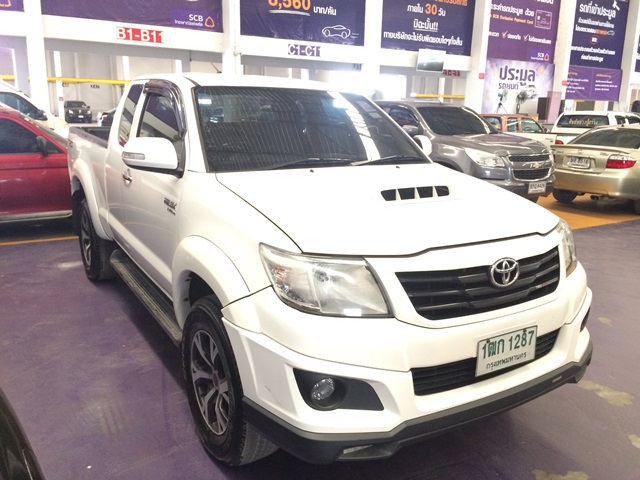 2013 TOYOTA HILUX VIGO CHAMP SMART CAB PRERUNNER  