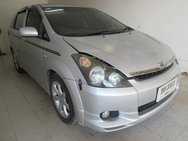 2004 TOYOTA WISH 