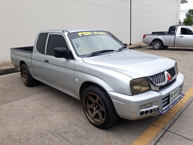 2003 MITSUBISHI STRADA CAB 