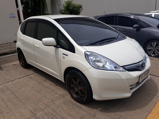 2013 HONDA JAZZ HYBRID 