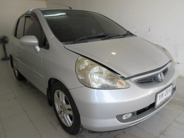 2004 HONDA JAZZ 